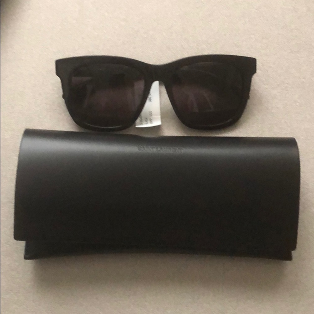 [SOLD] YSL Logo 55mm Classic Sunglasses *BRAND NEW - Picture 4 of 4